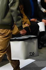 ディーベック 2020年春夏コレクション - 光と影の魅力をもった都市と調和する機能服｜写真29