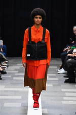 ディーベック 2020年春夏コレクション - 光と影の魅力をもった都市と調和する機能服｜写真47