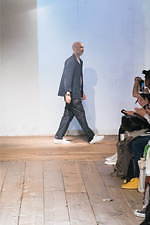 ザ ファクトリー 2020年春夏ウィメンズコレクション - 南仏に広がるラベンダー畑、柔らかな空気｜写真105