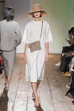 ザ ファクトリー 2020年春夏ウィメンズコレクション - 南仏に広がるラベンダー畑、柔らかな空気｜写真32