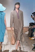 ザ ファクトリー 2020年春夏ウィメンズコレクション - 南仏に広がるラベンダー畑、柔らかな空気｜写真55