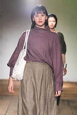 ザ ファクトリー 2020年春夏ウィメンズコレクション - 南仏に広がるラベンダー畑、柔らかな空気｜写真73