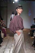 ザ ファクトリー 2020年春夏ウィメンズコレクション - 南仏に広がるラベンダー畑、柔らかな空気｜写真80