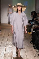 ザ ファクトリー 2020年春夏ウィメンズコレクション - 南仏に広がるラベンダー畑、柔らかな空気｜写真9