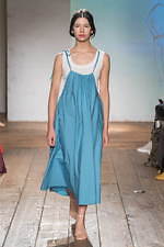 ザ ファクトリー 2020年春夏ウィメンズコレクション - 南仏に広がるラベンダー畑、柔らかな空気｜写真95