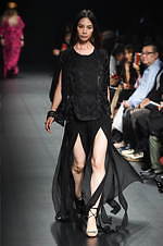 ガッツダイナマイトキャバレーズ 2020年春夏コレクション - プロレスラー武藤敬司や神取忍も登場｜写真12