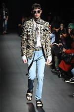 ガッツダイナマイトキャバレーズ 2020年春夏コレクション - プロレスラー武藤敬司や神取忍も登場｜写真15