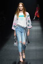 ガッツダイナマイトキャバレーズ 2020年春夏コレクション - プロレスラー武藤敬司や神取忍も登場｜写真23