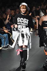 ガッツダイナマイトキャバレーズ 2020年春夏コレクション - プロレスラー武藤敬司や神取忍も登場｜写真39