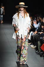 ガッツダイナマイトキャバレーズ 2020年春夏コレクション - プロレスラー武藤敬司や神取忍も登場｜写真6