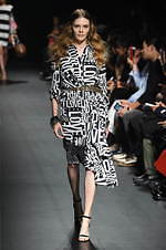 ガッツダイナマイトキャバレーズ 2020年春夏コレクション - プロレスラー武藤敬司や神取忍も登場｜写真8