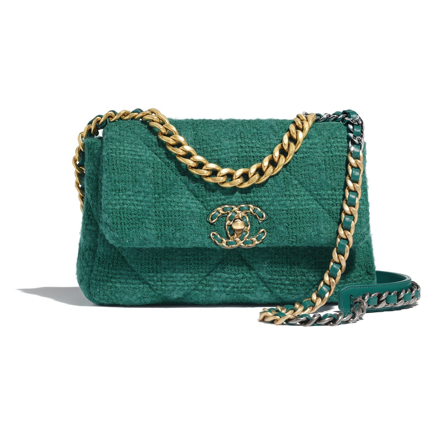 CHANEL 19 in green quilted tweed 435,000円