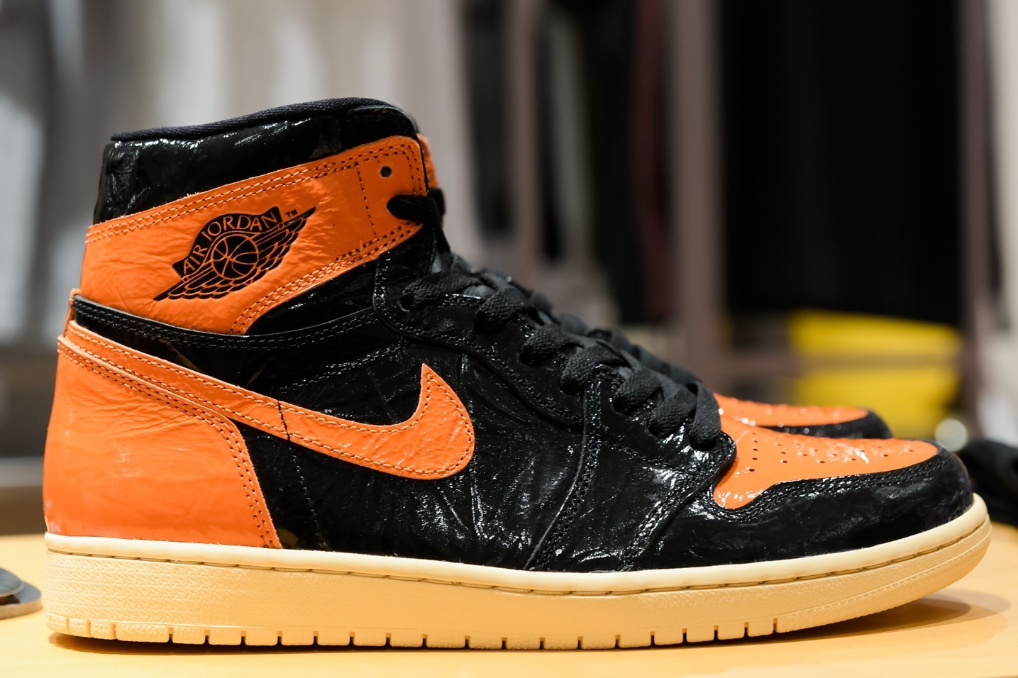 コラボレーションアイテム｜カリフォルニア発のセレクトショップ「ベイト」東京＆大阪に日本初上陸、スニーカーやフィギュアを展開