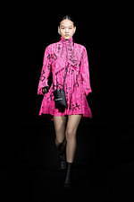 バレンシアガ直営店が渋谷スクランブルスクエアにオープン、メンズ＆ウィメンズのウェアを展開｜写真3