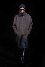 バレンシアガ直営店が渋谷スクランブルスクエアにオープン、メンズ＆ウィメンズのウェアを展開｜写真5