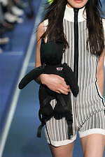 オニツカタイガー 2020年春夏コレクション、ボーダーレスな多様性を象徴する現代のユニフォーム｜写真13