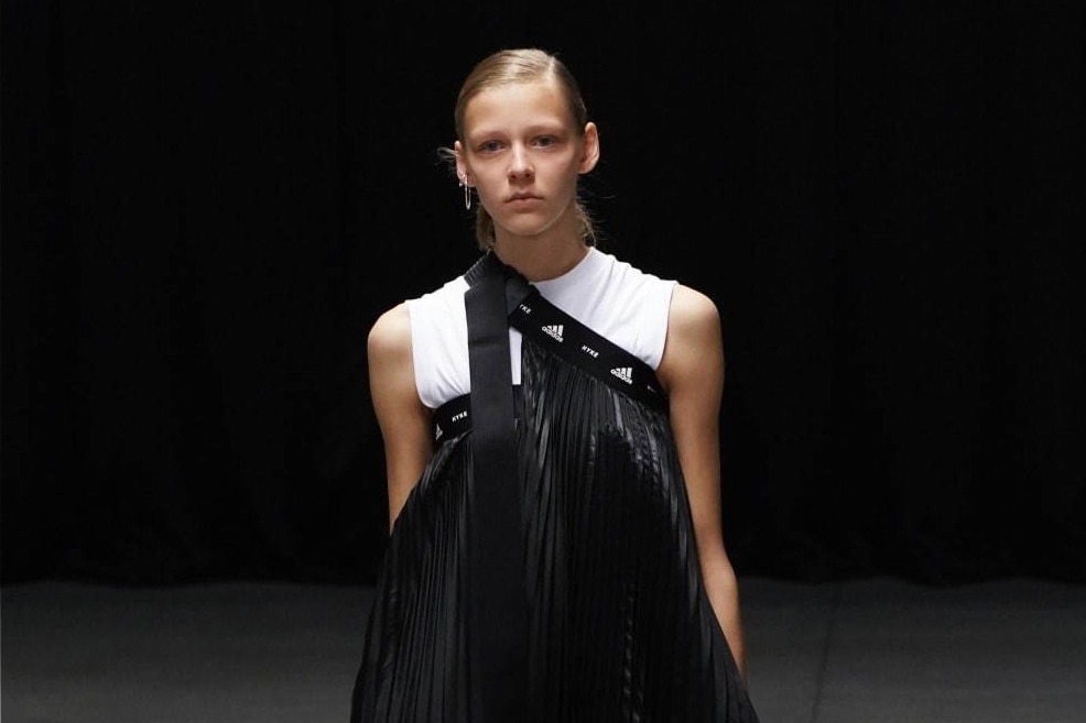 HYKE×アディダス、ウルトラブーストのアレンジスニーカーやロゴ入りウェア - 2シーズン連続コラボ