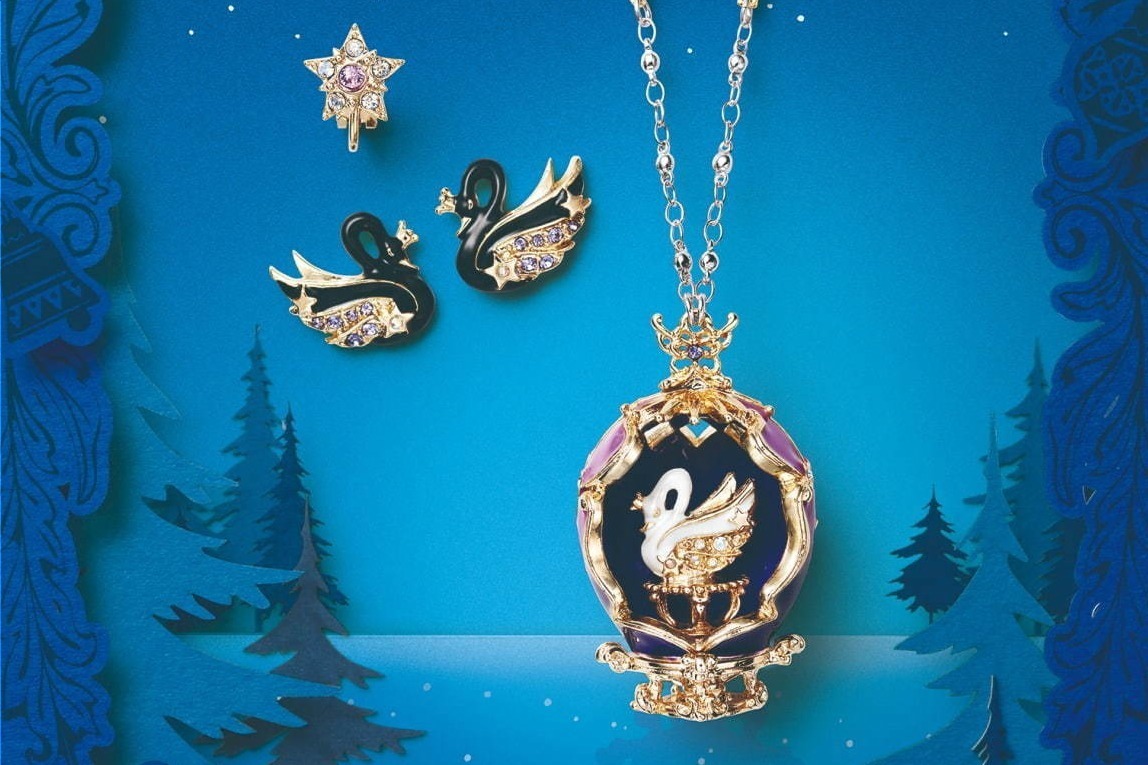 アナ スイのクリスマスアクセサリー、蝶を飾った