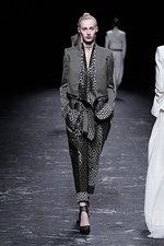 ハイダー アッカーマン2013年春夏コレクション - 素材とフォルムで深化するイマジネーション｜写真32