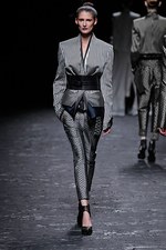 ハイダー アッカーマン2013年春夏コレクション - 素材とフォルムで深化するイマジネーション｜写真34