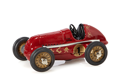 ヴィヴィアン・ウエストウッドがシュコーのミニカーで環境保護を訴える - 日本でも150台限定発売