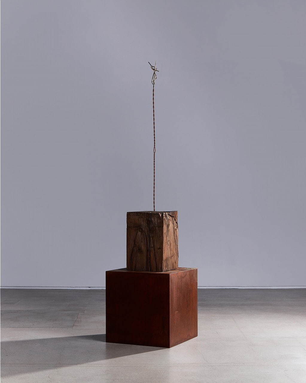 「チェ・ジョンファ個展」表参道のジャイルギャラリーで、キラキラ輝く“世界のガラクタ”の集合体｜写真1