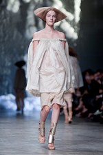 リック オウエンス 2013年春夏コレクション - 素材で紡ぐ、孤独と平穏の優しいストーリー｜写真8