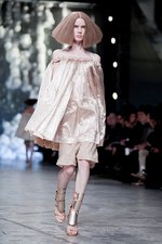 リック オウエンス 2013年春夏コレクション - 素材で紡ぐ、孤独と平穏の優しいストーリー｜写真10