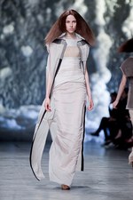 リック オウエンス 2013年春夏コレクション - 素材で紡ぐ、孤独と平穏の優しいストーリー｜写真22