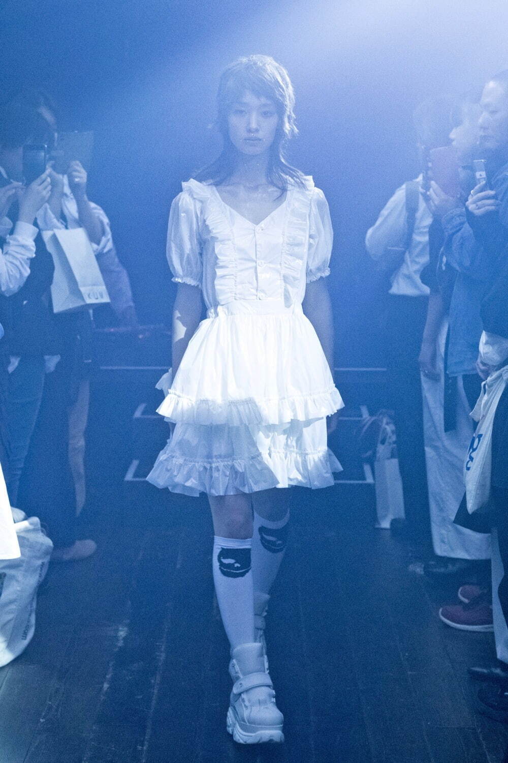 イクミ 2020年春夏コレクション - この世に揺らめく“幽霊”ときもだめしを、コムアイとコラボ｜写真64