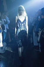 イクミ 2020年春夏コレクション - この世に揺らめく“幽霊”ときもだめしを、コムアイとコラボ｜写真7