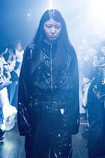 イクミ 2020年春夏コレクション - この世に揺らめく“幽霊”ときもだめしを、コムアイとコラボ｜写真31