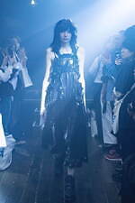 イクミ 2020年春夏コレクション - この世に揺らめく“幽霊”ときもだめしを、コムアイとコラボ｜写真32