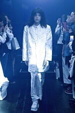 イクミ 2020年春夏コレクション - この世に揺らめく“幽霊”ときもだめしを、コムアイとコラボ｜写真46