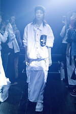 イクミ 2020年春夏コレクション - この世に揺らめく“幽霊”ときもだめしを、コムアイとコラボ｜写真60