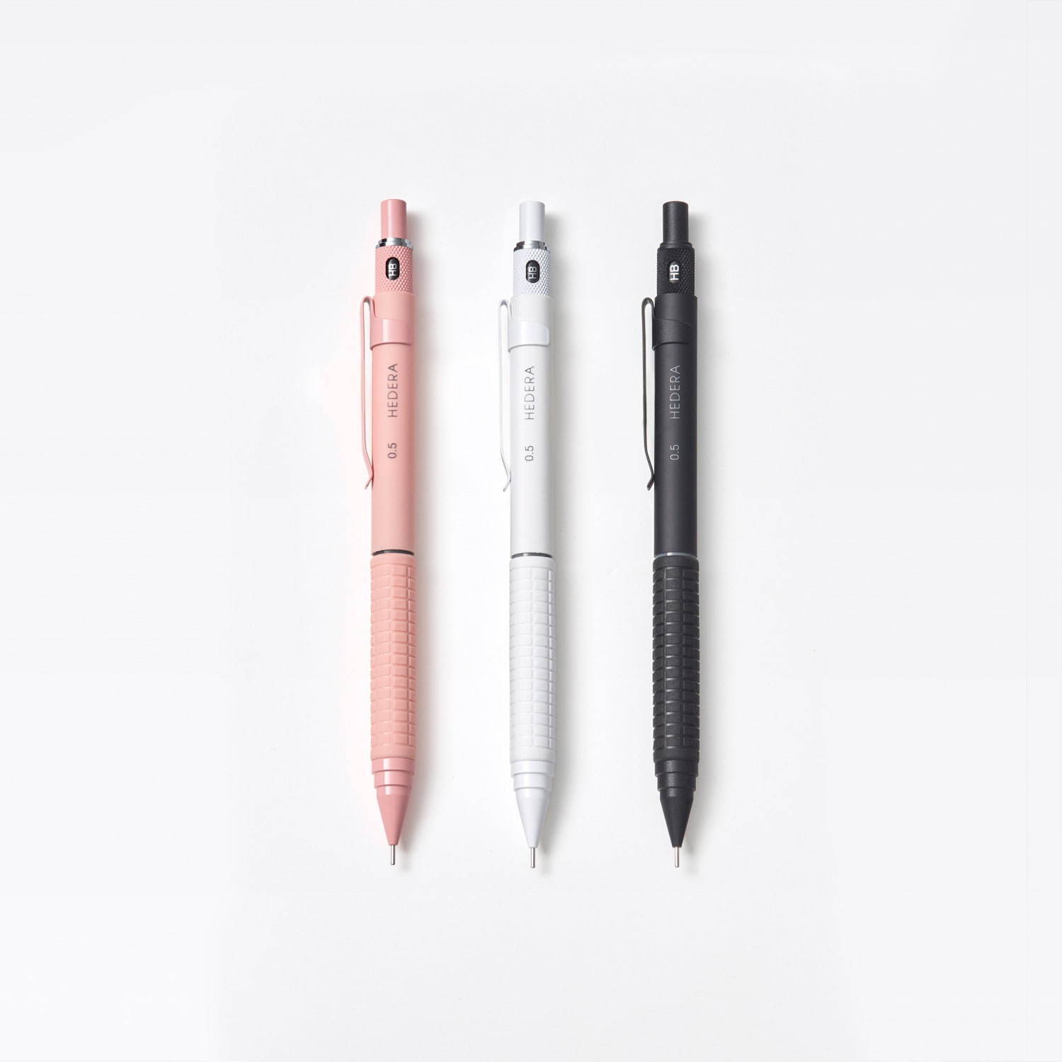 「製図用スタンダードシャープペン」
本体：全3色(ピンク/白/黒)
価格：1,000円＋税
