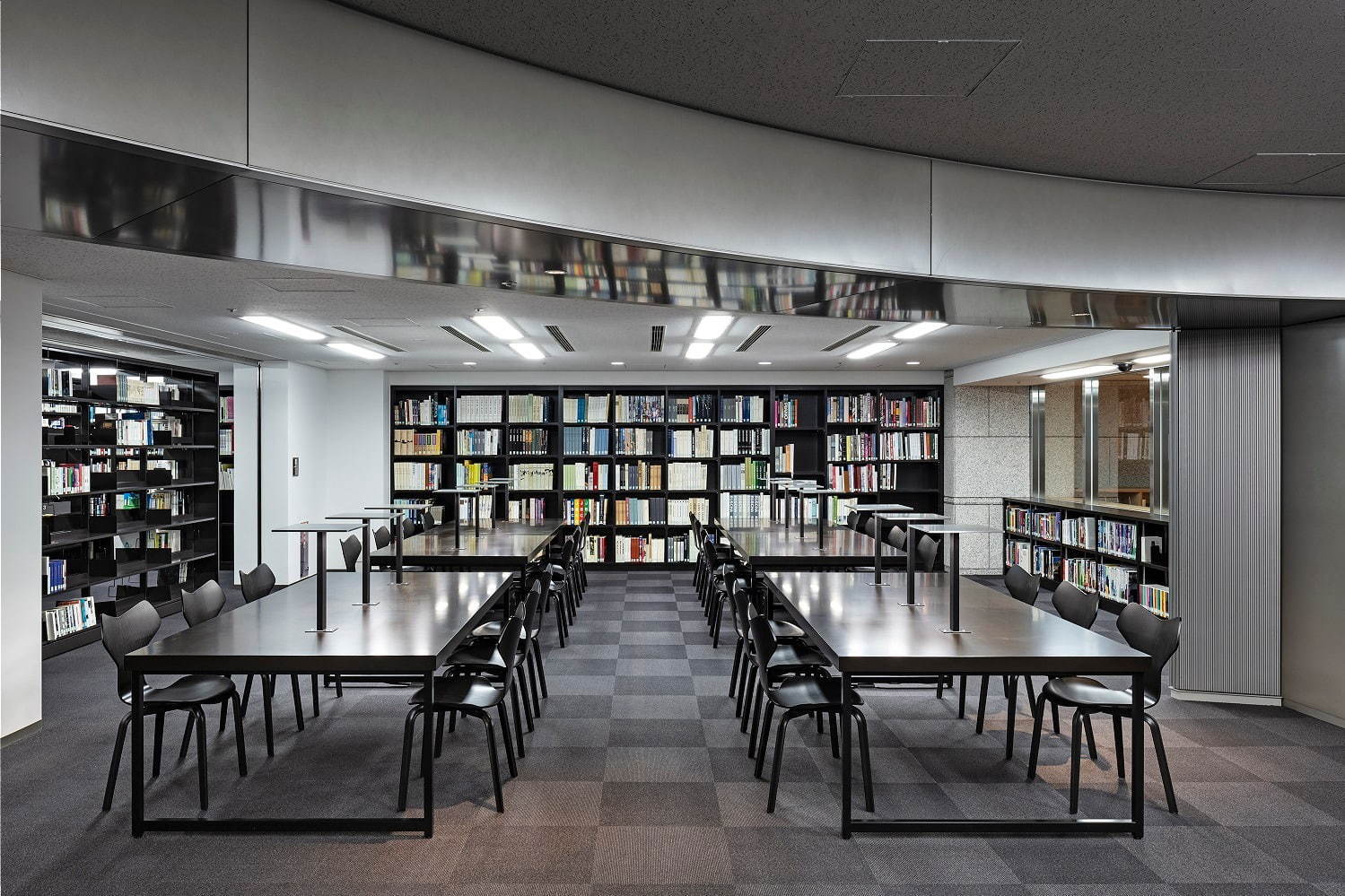 東京都現代美術館 美術図書室
Photo: Kenta Hasegawa