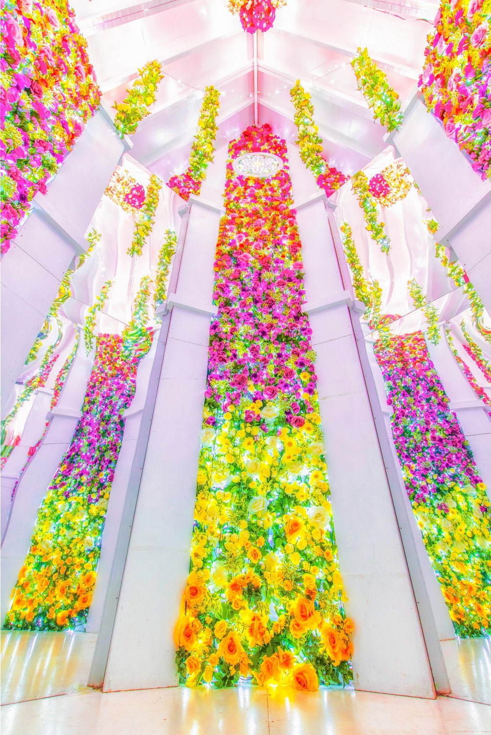 栃木・あしかがフラワーパークのイルミネーション - “藤の花”煌くライトアップ＆童話のようなお城も｜写真3