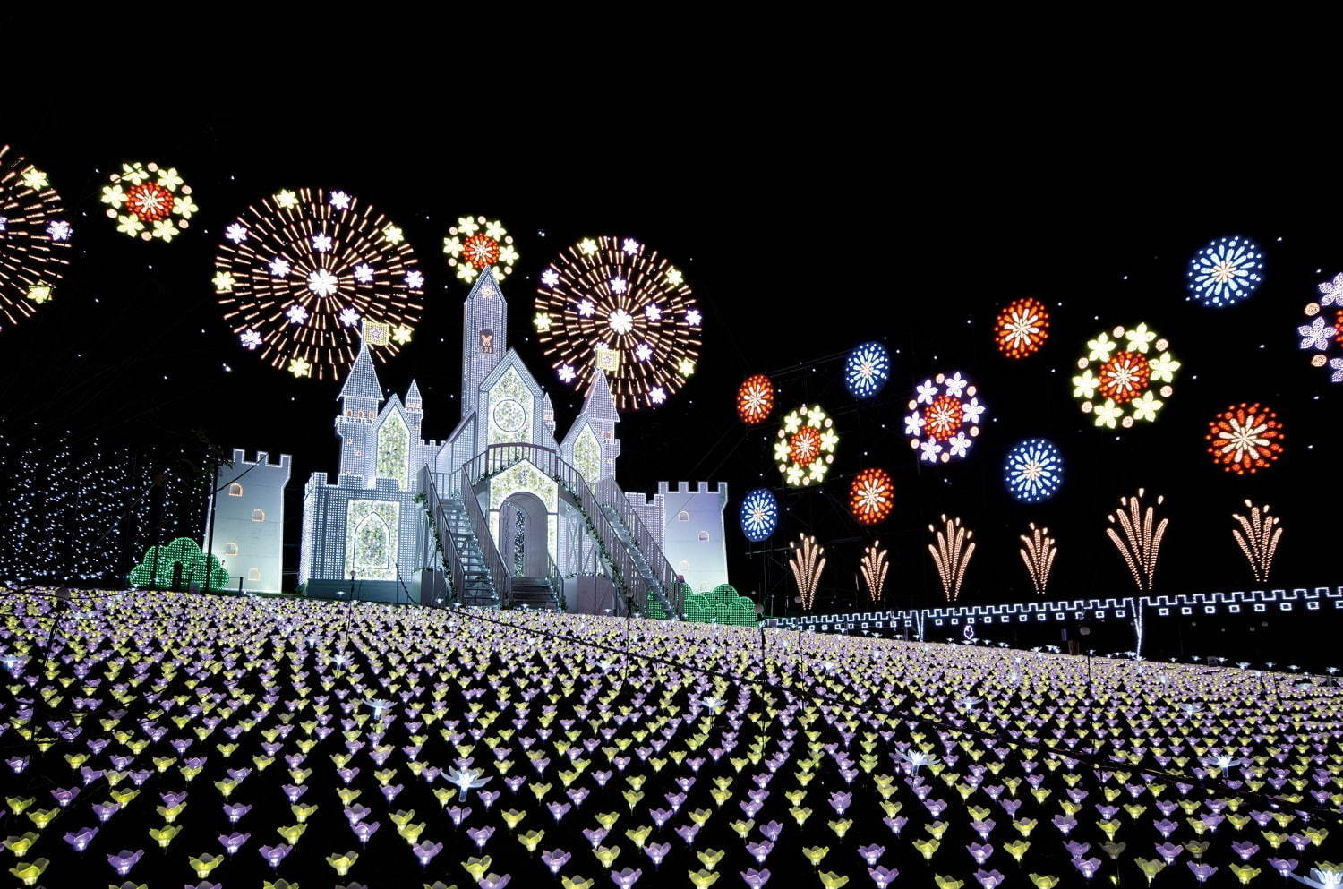 栃木・あしかがフラワーパークのイルミネーション - “藤の花”煌くライトアップ＆童話のようなお城も｜写真2