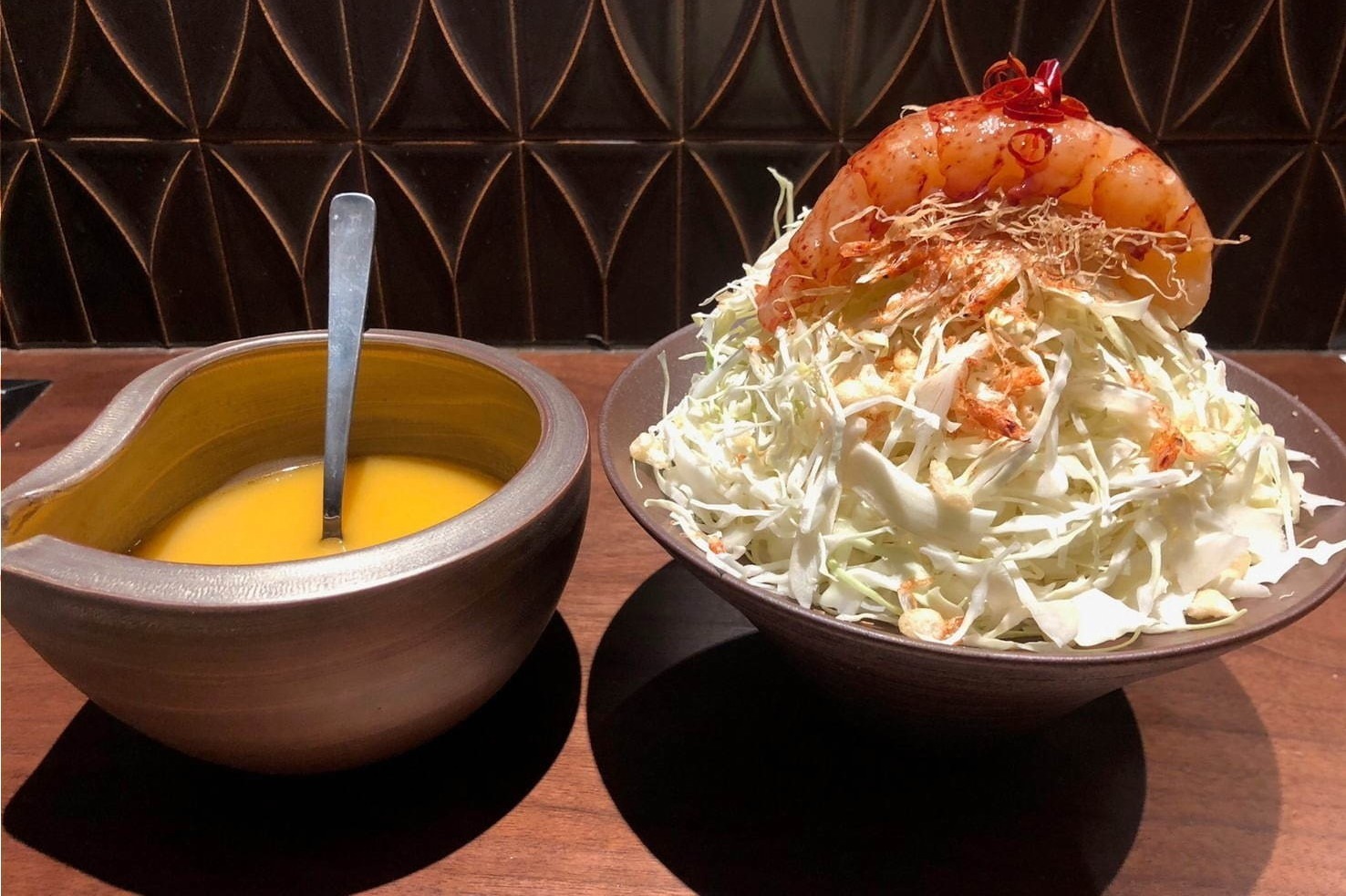 鉄板焼き｜月島のもんじゃ専門店「もへじ」新業態が渋谷スクランブルスクエアに、もんじゃとフレンチを融合