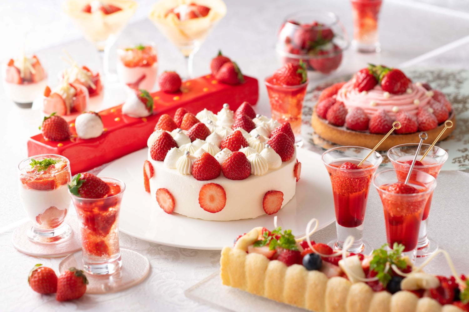 横浜ベイシェラトン ホテル＆タワーズ「ストロベリーパレード」