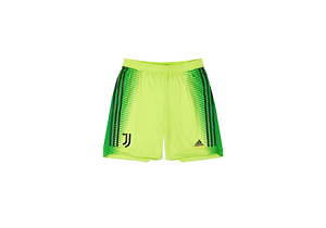 パレス スケートボード×アディダスによるサッカークラブ