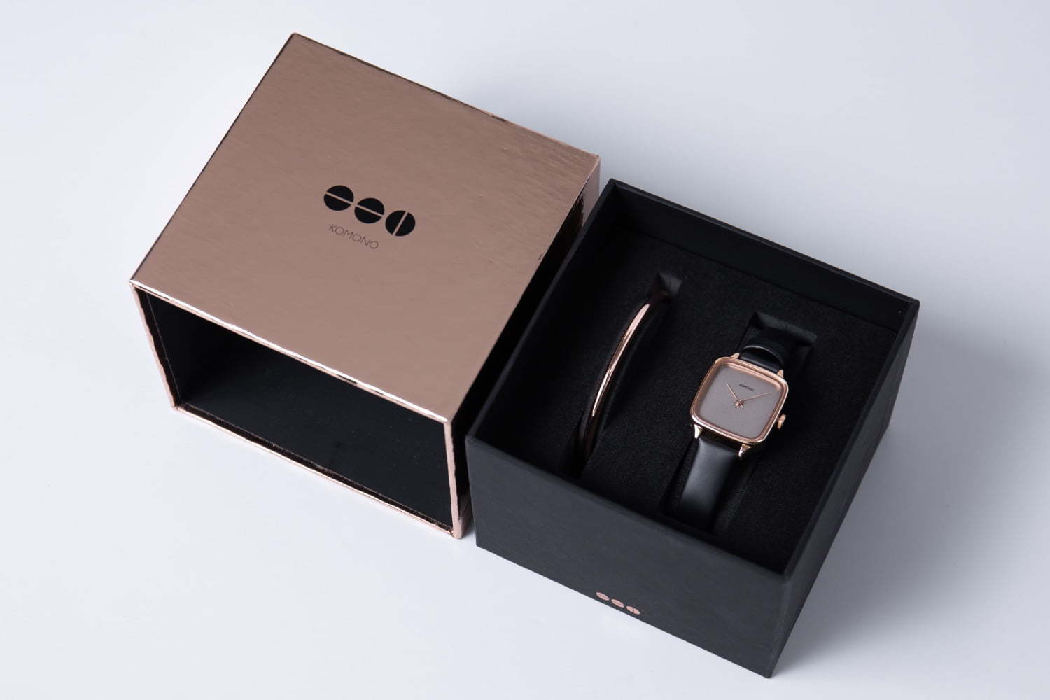 コモノからクリスマス限定ウォッチボックス、バングルや異素材ベルトで自由にカスタム