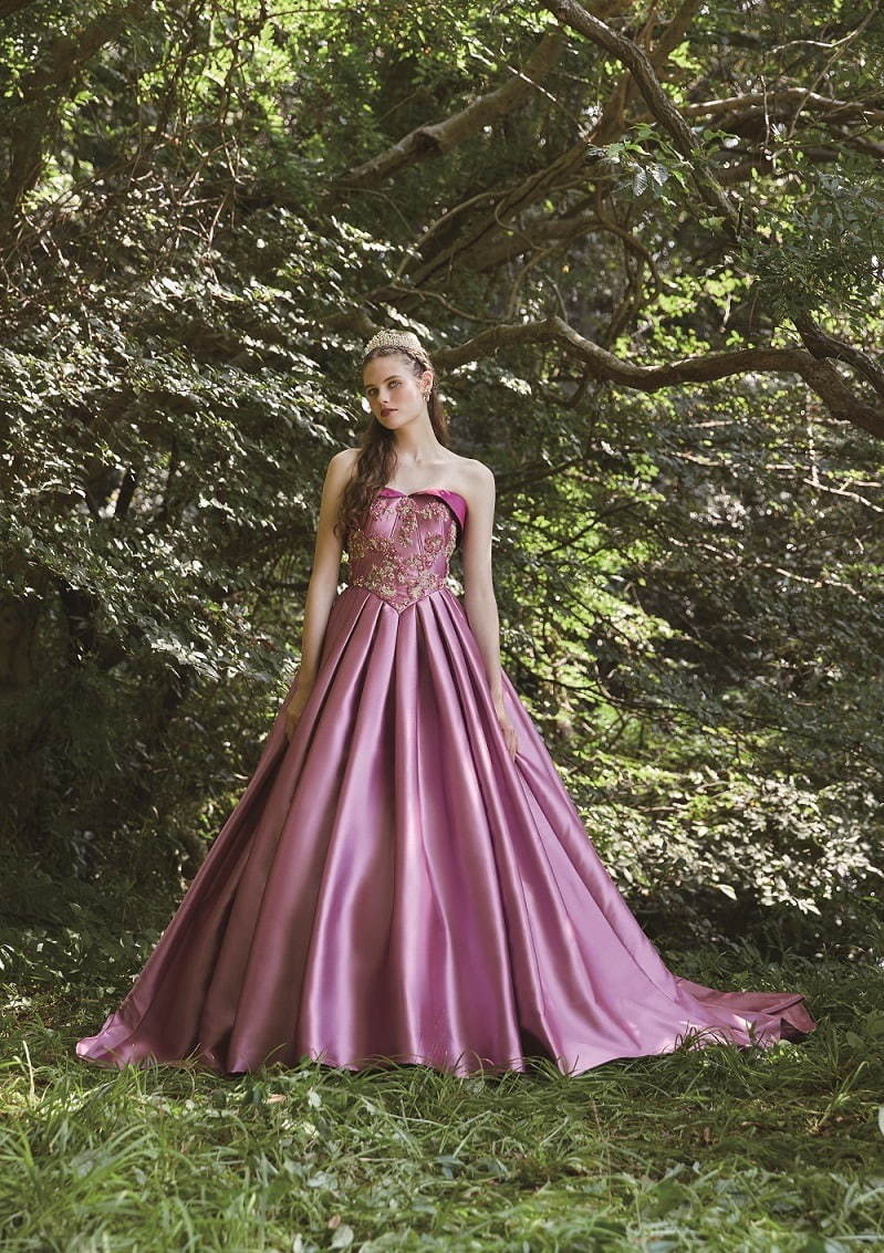 ディズニープリンセスの新作ウエディングドレス、『アナと雪の女王』エルサとアナ着想のドレス初登場｜写真10