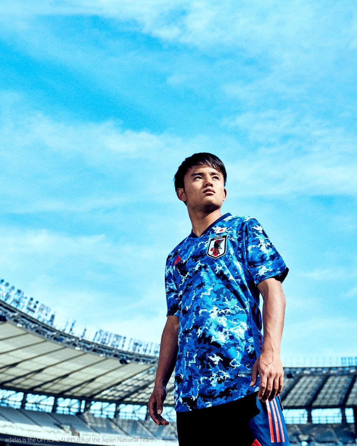サッカー日本代表2020ホームユニフォームをアディダスが発売 - 久保建英、南野拓実らがビジュアルに｜写真3
