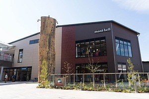 モンベル、日本最大店舗が南町田に - カヤックやクライミング体験が出来る人工池＆ウォールを常設
