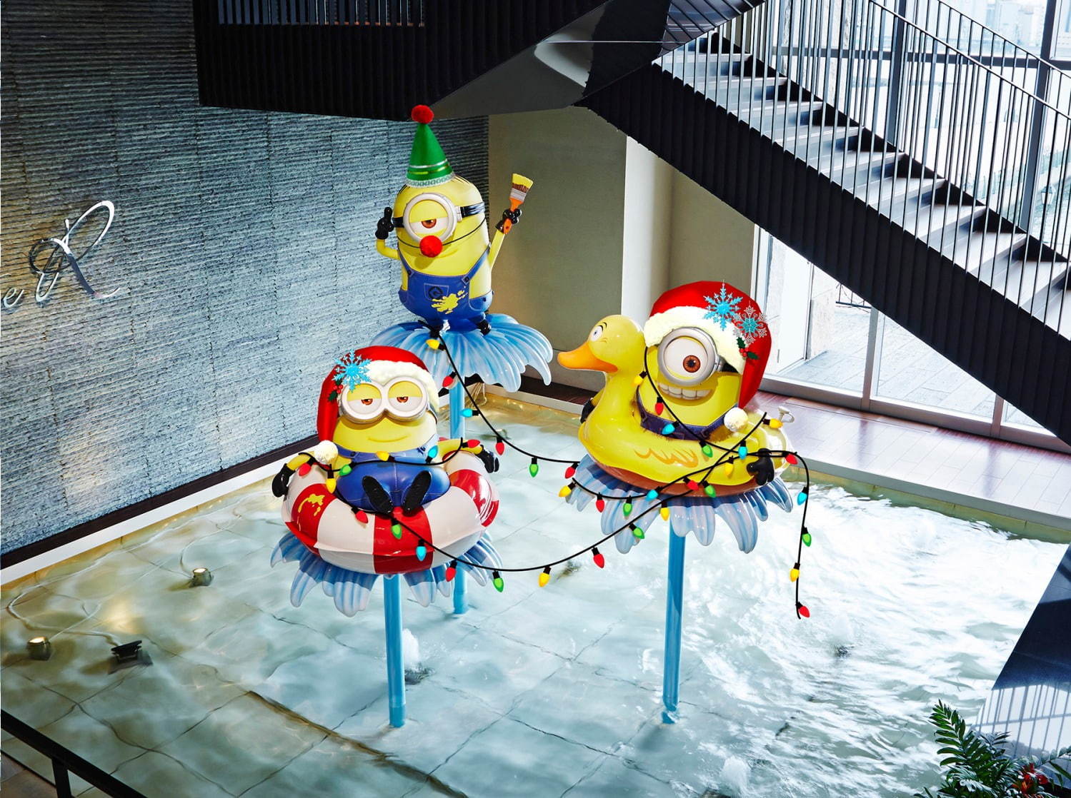 USJ公式「ホテル ユニバーサル ポート」のミニオンルーム＆ロビーがクリスマス仕様に｜写真2