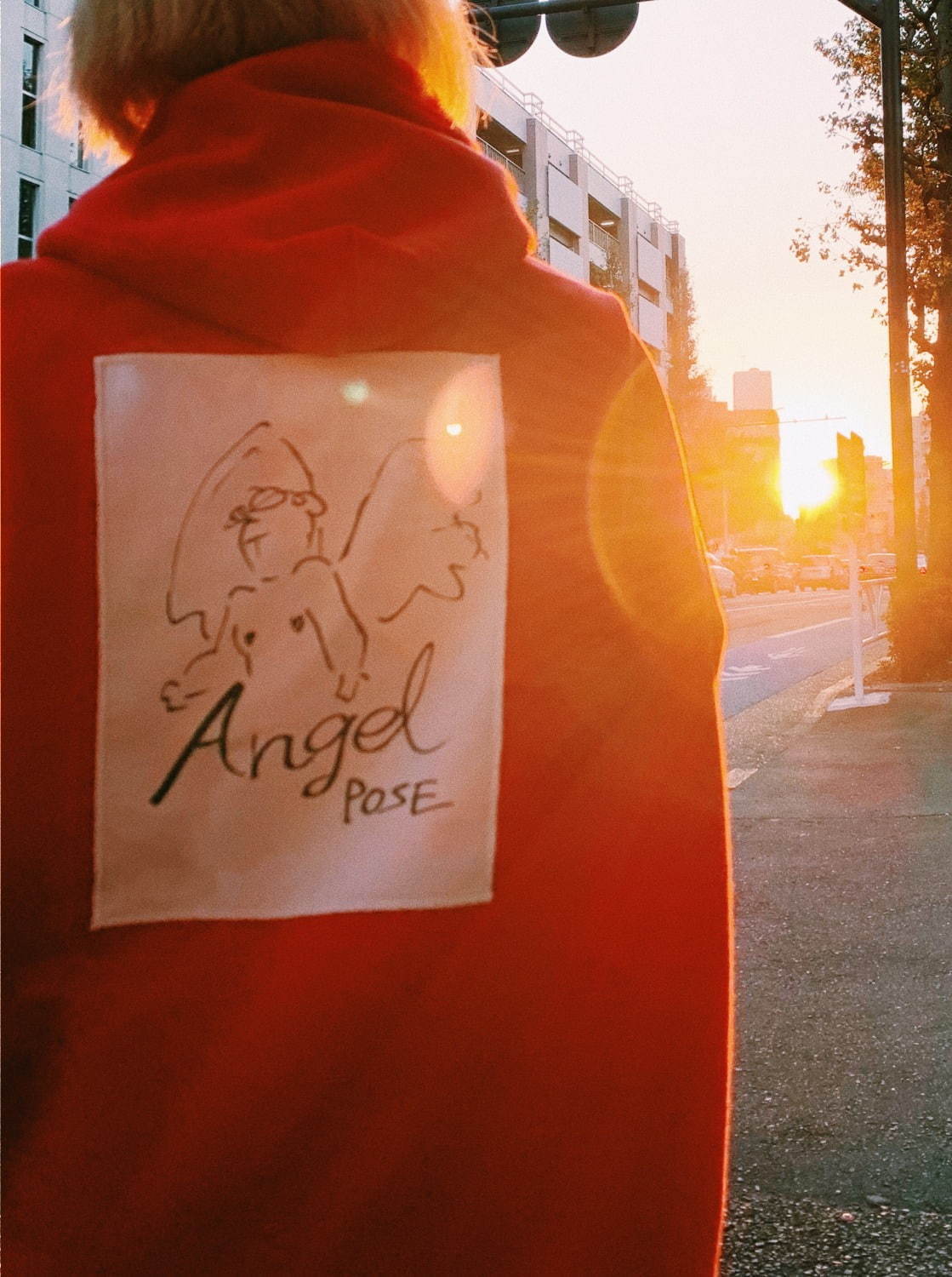 Angel Pose Hoodie(レッド) 15,000円＋税
