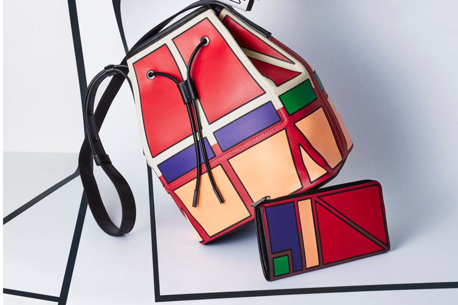 代官山「グッド グッズ イッセイ ミヤケ」“スイーツカラー”の「ガストン」シリーズがクリスマス限定で