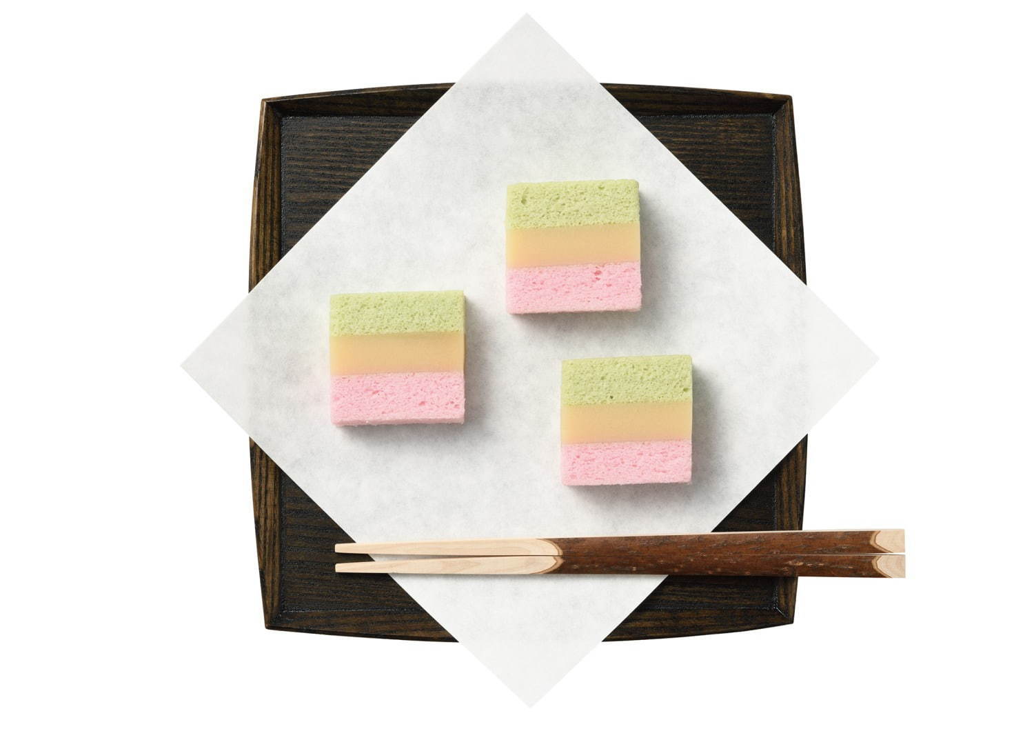 とらや市 盆 東京ミッドタウンで 木の盆 和菓子の組み合わせを紹介 盆の販売も ファッションプレス とらや市 盆 東京ミッドタウンで 木の盆 和菓子の組み合わせを紹介 盆の販売も ファッションプレス